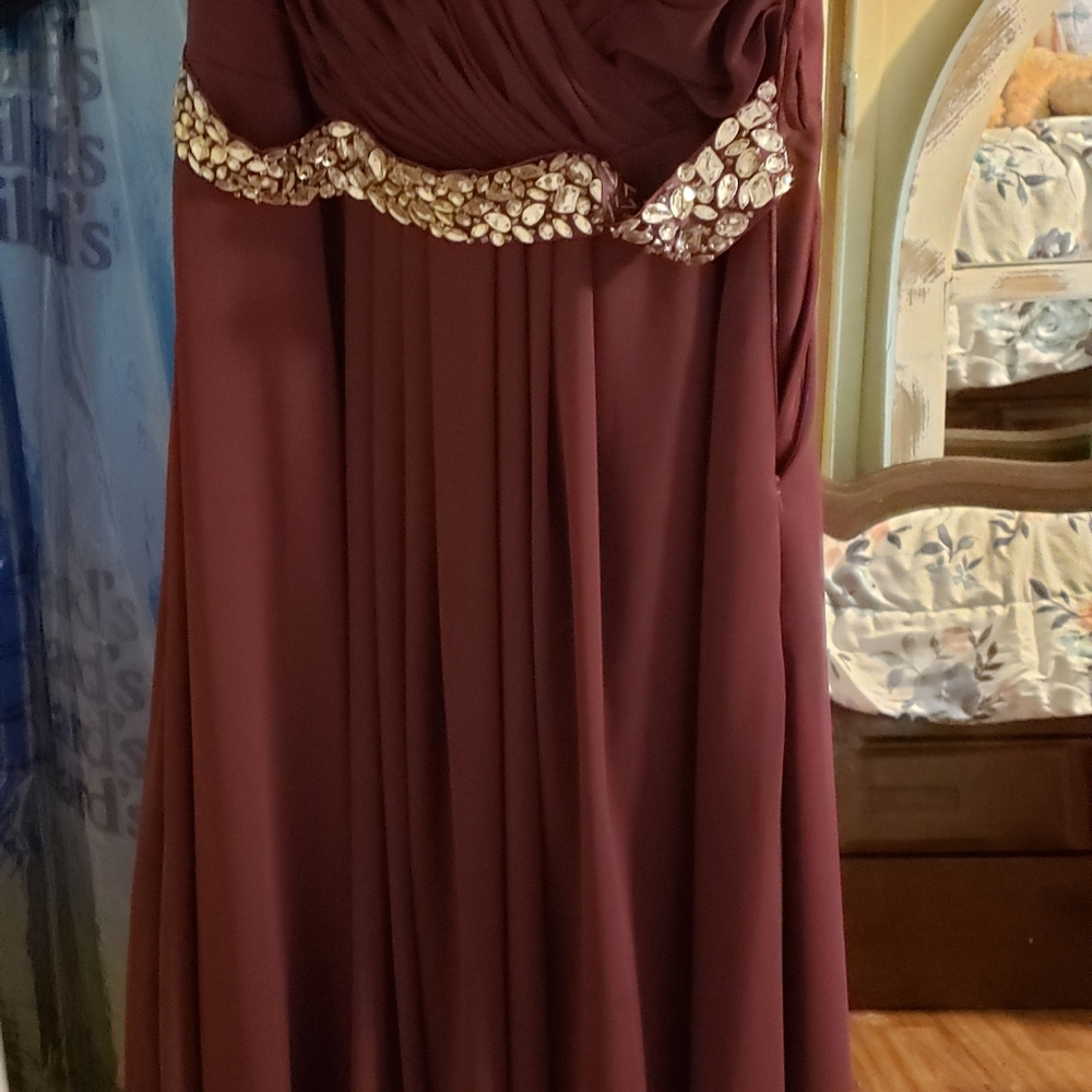 Dress - Picture 2 of 2